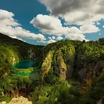 In Pa Man Near Lu Ina Pašman