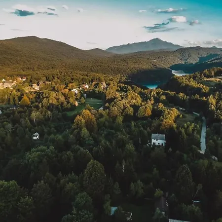In Pa Man Near Lu Ina Pašman