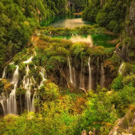 In Pa Man Near Lu Ina Lejlighed *