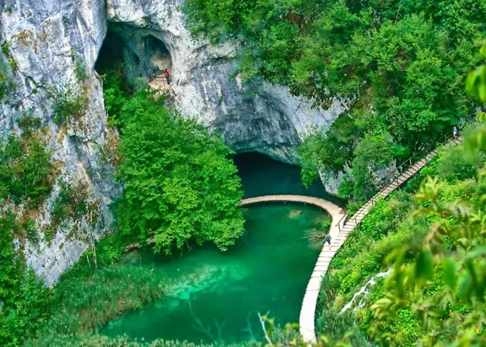 In Pa Man Near Lu Ina Апартаменты